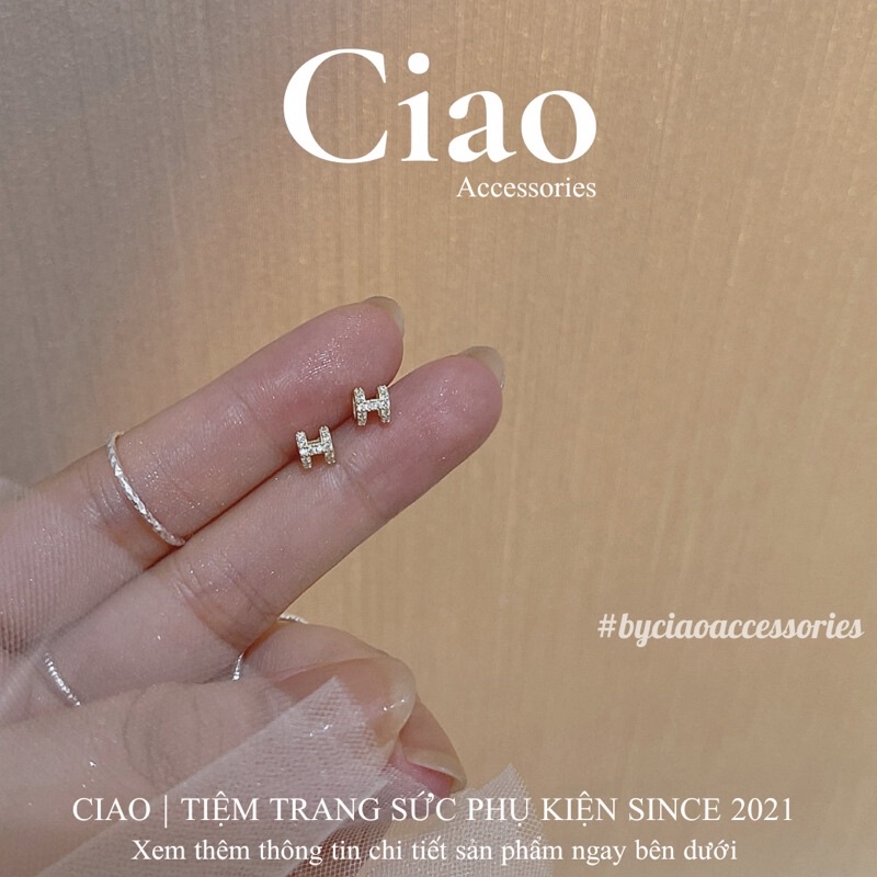 [HOẢ TỐC 1H] Khuyên tai/ Bông tai mạ bạc S925 thiết kế đính đá chữ H Hebe Tiny Ciao