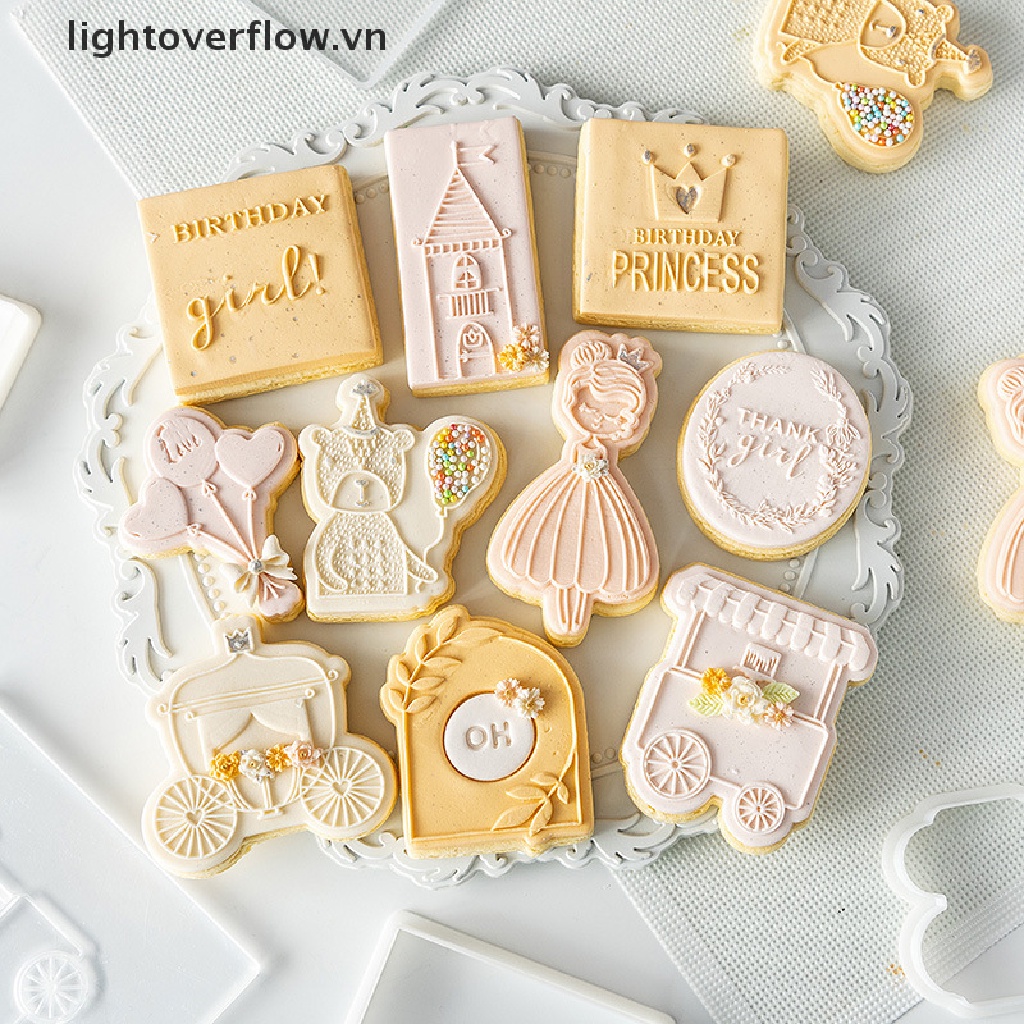 Khuôn Cắt Bằng Acrylic Dùng Trang Trí Bánh Kem Tiện Dụng