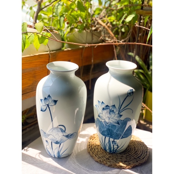 Bình hoa gốm sứ men bóng trắng- vẽ tay hoạ tiết hoa Sen men xanh lam cổ truyền Bát Tràng