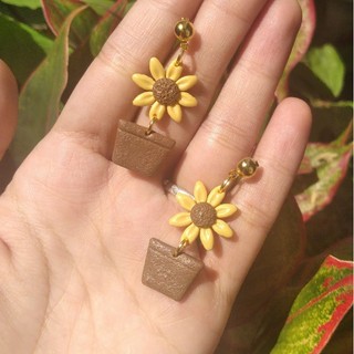 Chậu hoa nho nhỏ - khuyên tai đất sét Polymer handmade