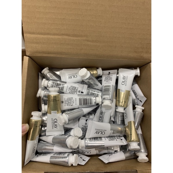 Kem dưỡng trắng da tay, mềm da tay  OLAY