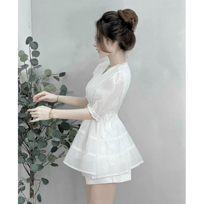 Set bộ đồ nữ đi chơi, dạo phố, mặc ở nhà chất voan trắng áo cổ V phối ren tay lỡ mix quần đùi có lót trong