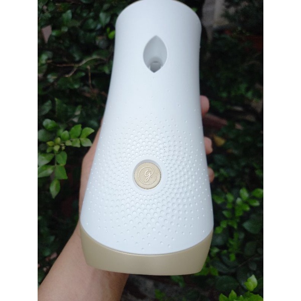 Máy Xịt Thơm Phòng Tự Động GLADE