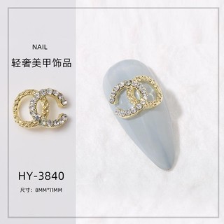 Charm đính móng mã 38