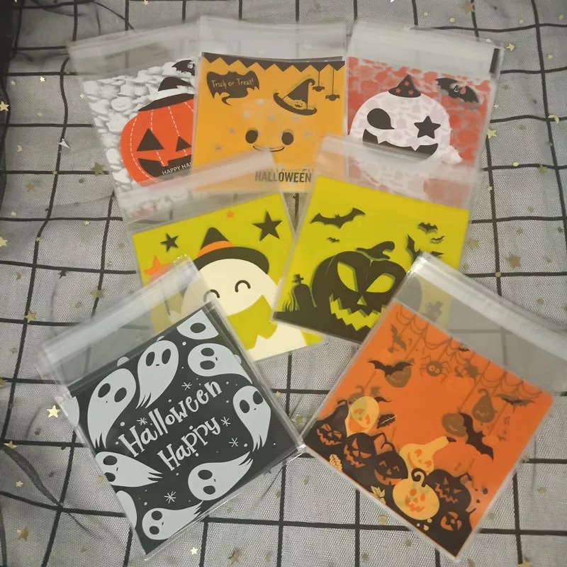 Túi bánh quy dán Halloween 10x10cm (100c)
