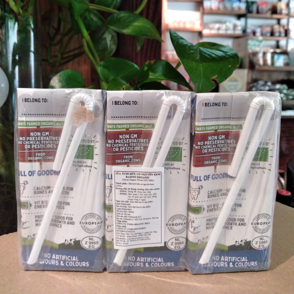 1 hộp Sữa bò nguyên kem hữu cơ Daioni 200ml