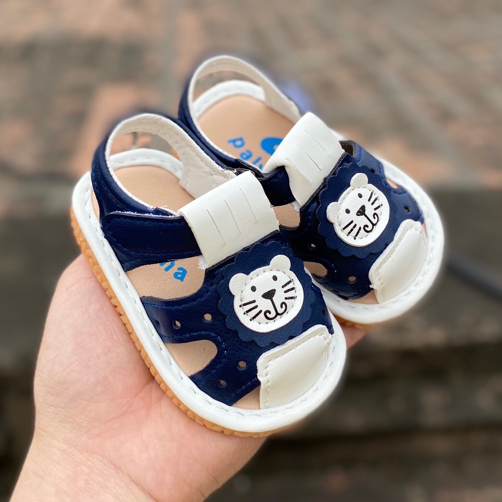 Sandal Tập Đi Cho Bé WOWKIDS Chống Trơn Thoáng Khí Hình Sư Tử, Đế Mềm Phát Tiếng Kêu Full Hộp