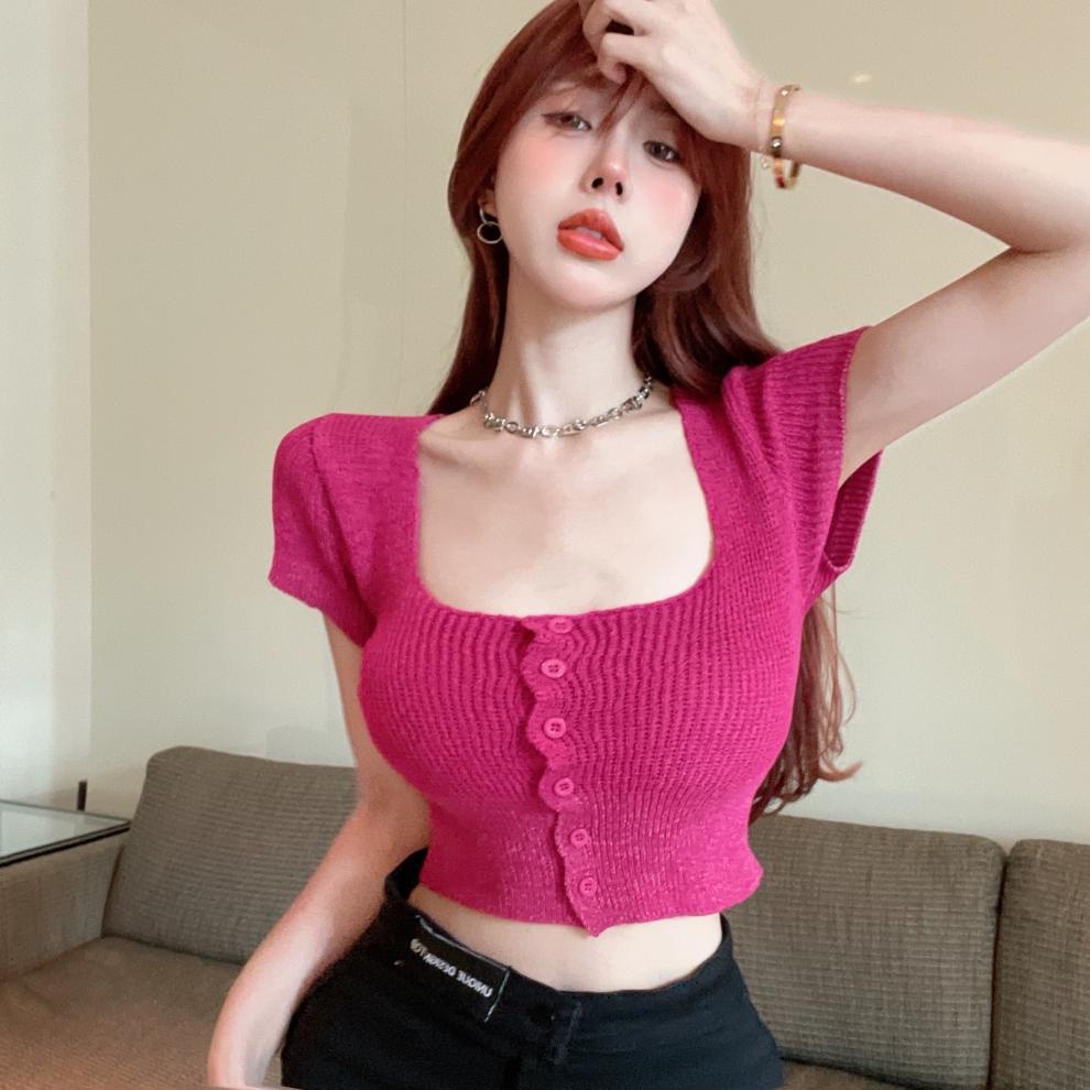 Áo montoghi khuy cổ vuông cộc dáng ngắn