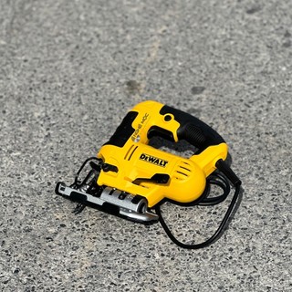 Máy cưa lọng dùng điện Dewalt DWE349-B1, bảo hành 1 năm chính hãng