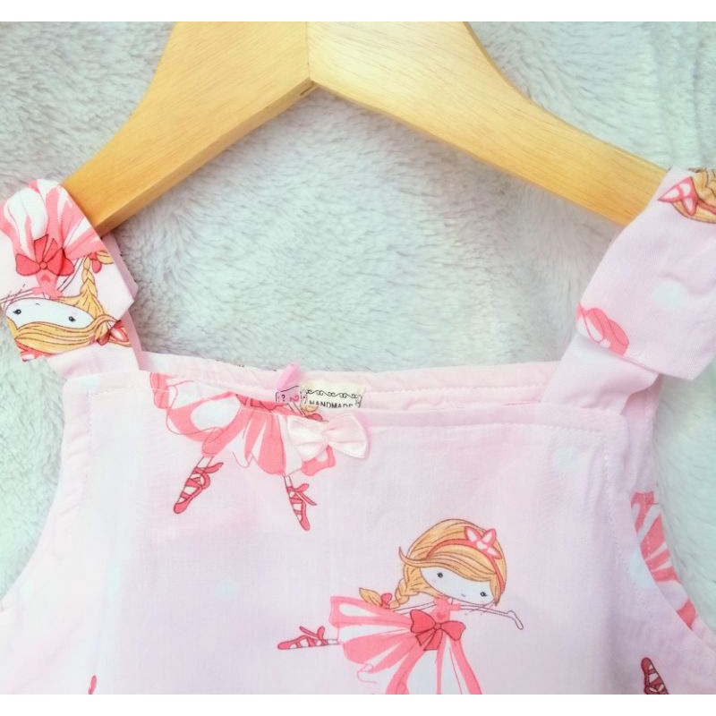 Váy/ Đầm tole lanh cho bé gái họa tiết cô gái hồng