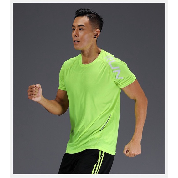 Áo thể thao Duike 3481 có phản quang siêu nhẹ, thấm hút mồ hôi thích hợp với các môn thể thao như chạy bộ, tập luyện,...