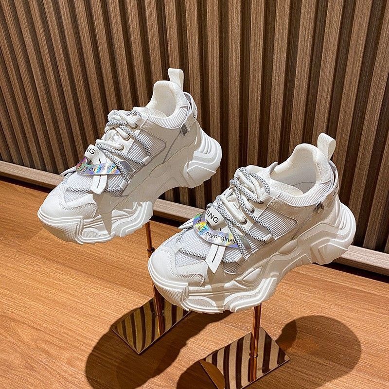 Giày thể thao nâng đế phối viền cực chất hàng đẹp QCCC sẵn 2 màu đen kem cá tính