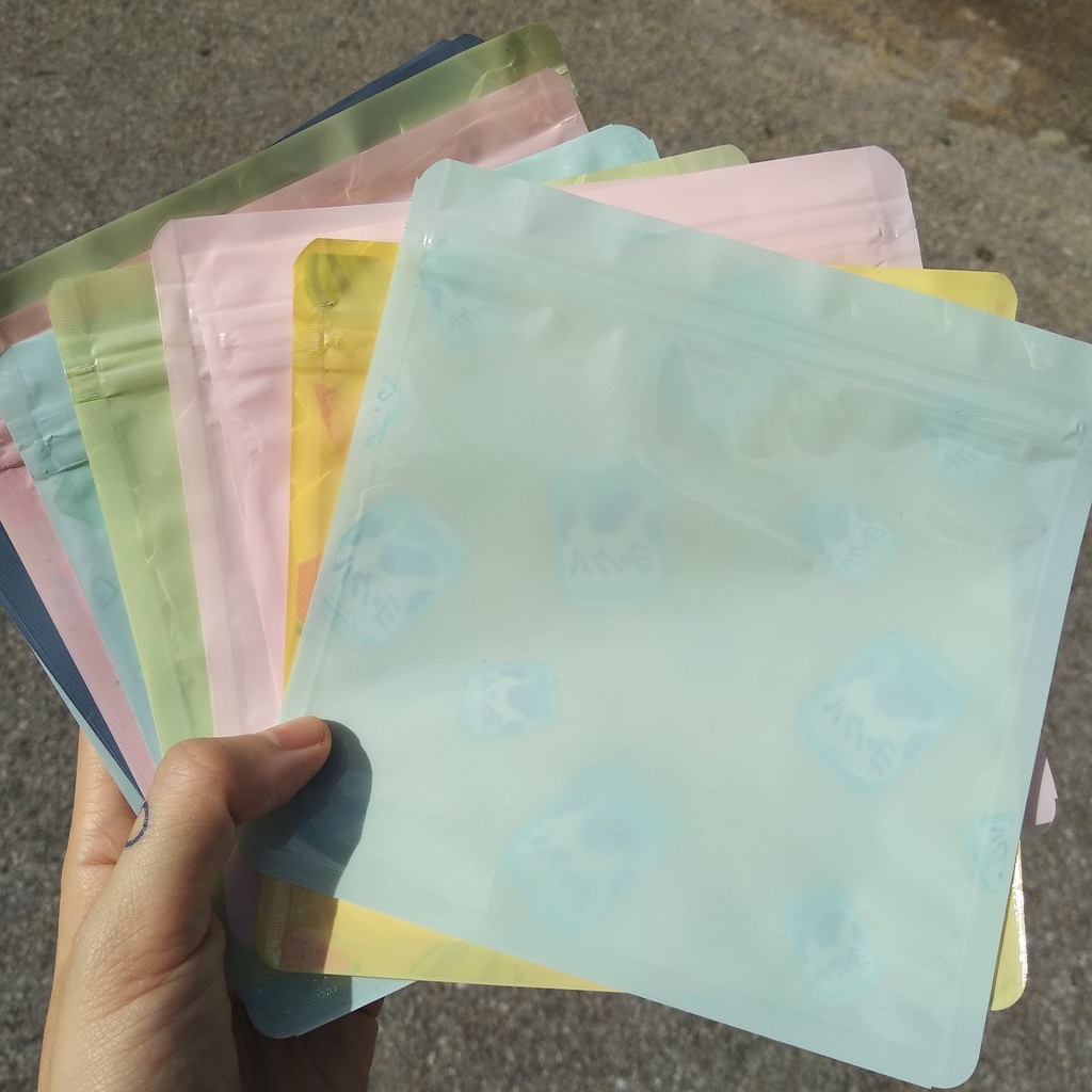 01 Túi zip cute đựng đồ kích thước 11x10cm và 13.5x13.5cm