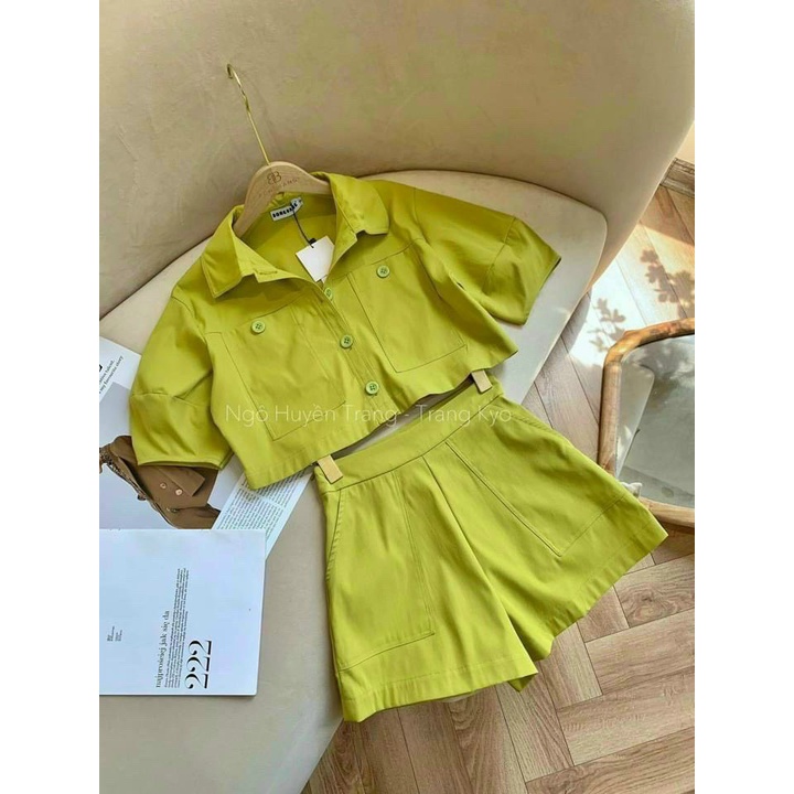 Sét bộ đồ nữ croptop áo tay ngắn cổ sơ mi kèm quần sang chảnh tôn dáng phù hợp dạo phố đi chơi