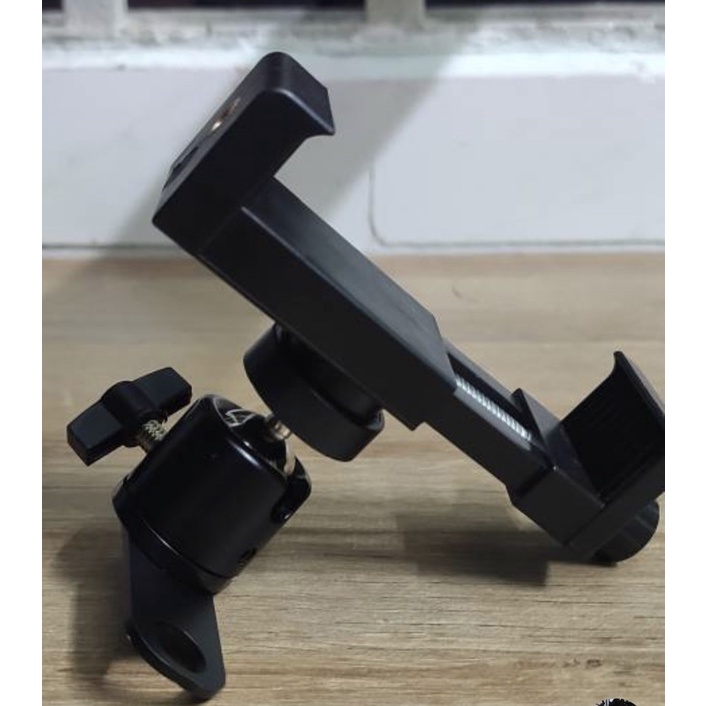 Pass gắn điện thoại trên xe loại xịn