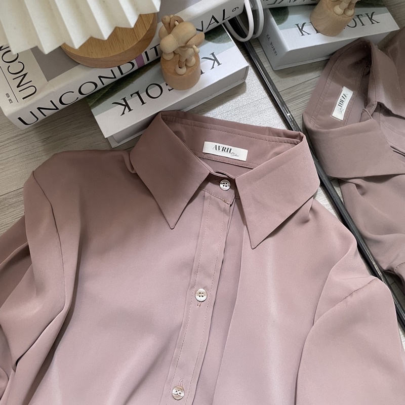 Áo sơ mi nữ màu nâu tây tay dài công sở form rộng kiểu Hàn Quốc mã AV02