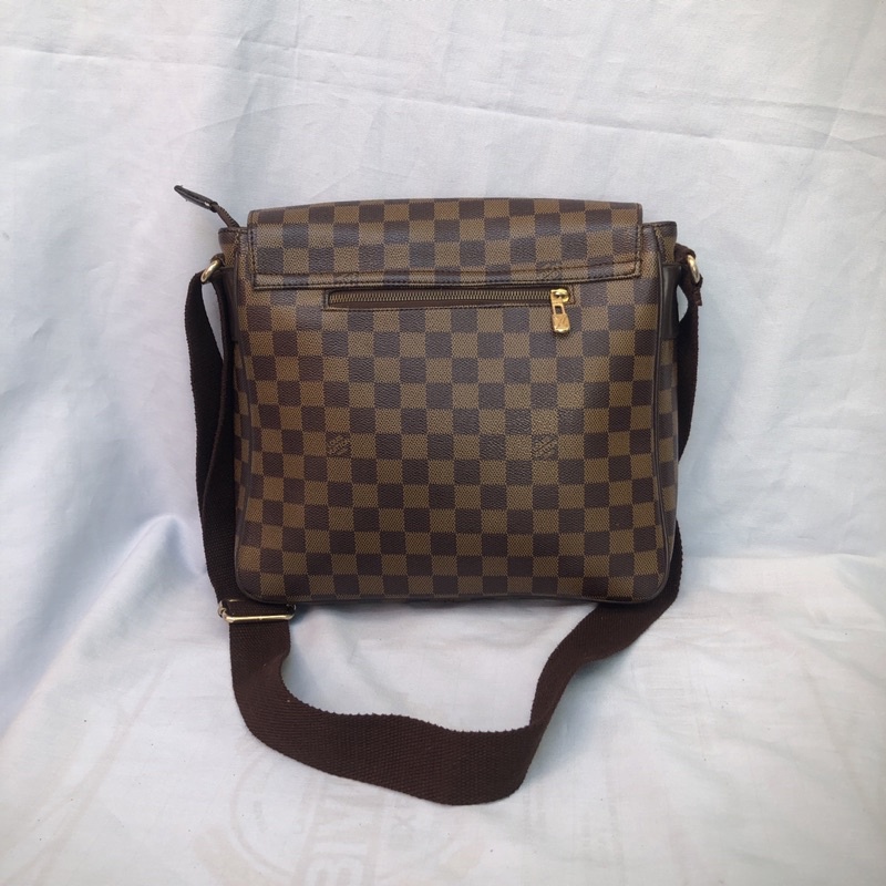 Túi chuẩn si. Túi qua sử dụng. Khách vui lòng xem hình nếu muốn biết thêm thông tin sản phẩm mời khách vô chat . Thanks.