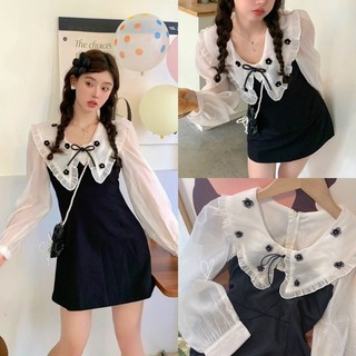 Váy mini đen phối cổ trắng đính hoa