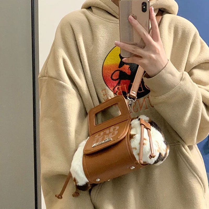 Túi Đeo Chéo Vai Kiểu Dây Rút Họa Tiết Da Bò Sữa Bằng Vải Lông Thời Trang Dành Cho Nữ