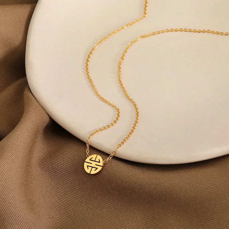 Vòng cổ Mặt Vuông Rỗng