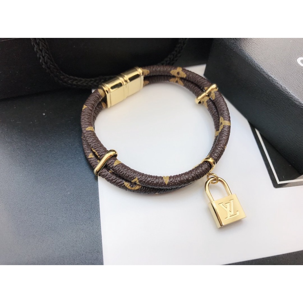 Vòng Tay Louis Vuitton Bằng Thép Titan Họa Tiết LV Monogram