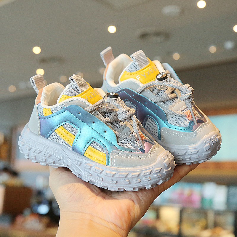 Giầy thể thao cho bé gái bé trai năng động êm chân mã mới 858