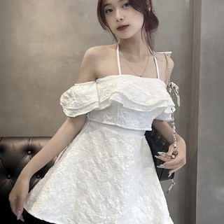 set váy rời trễ vai dây cổ yếm trắng