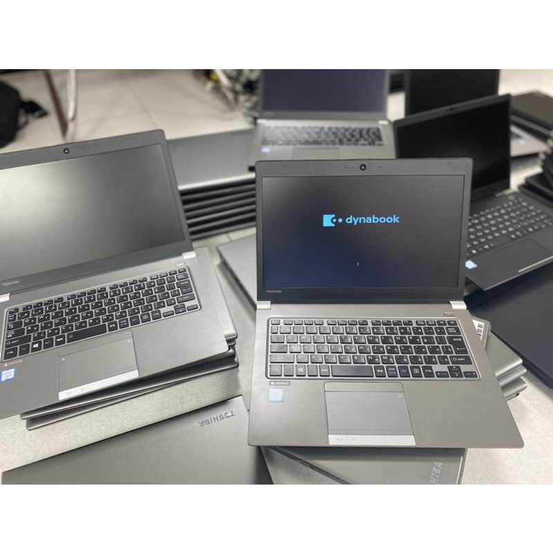 Laptop giá rẻ Toshiba z30 i7 8650U/16gb/512gb/13.3 fullHD
