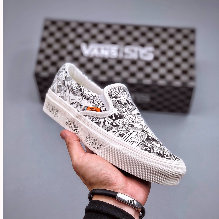 Sneakersntuff LA x Vance / Vans Vault mới nhất là một chiếc giày Trượt mới nhất đã được phát hành. Chính là ở OGClassic Slip OnLX beige. Mô Hình graffiti Đen