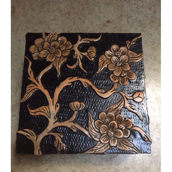 Hộp nữ trang bằng đá 12x12x5cm