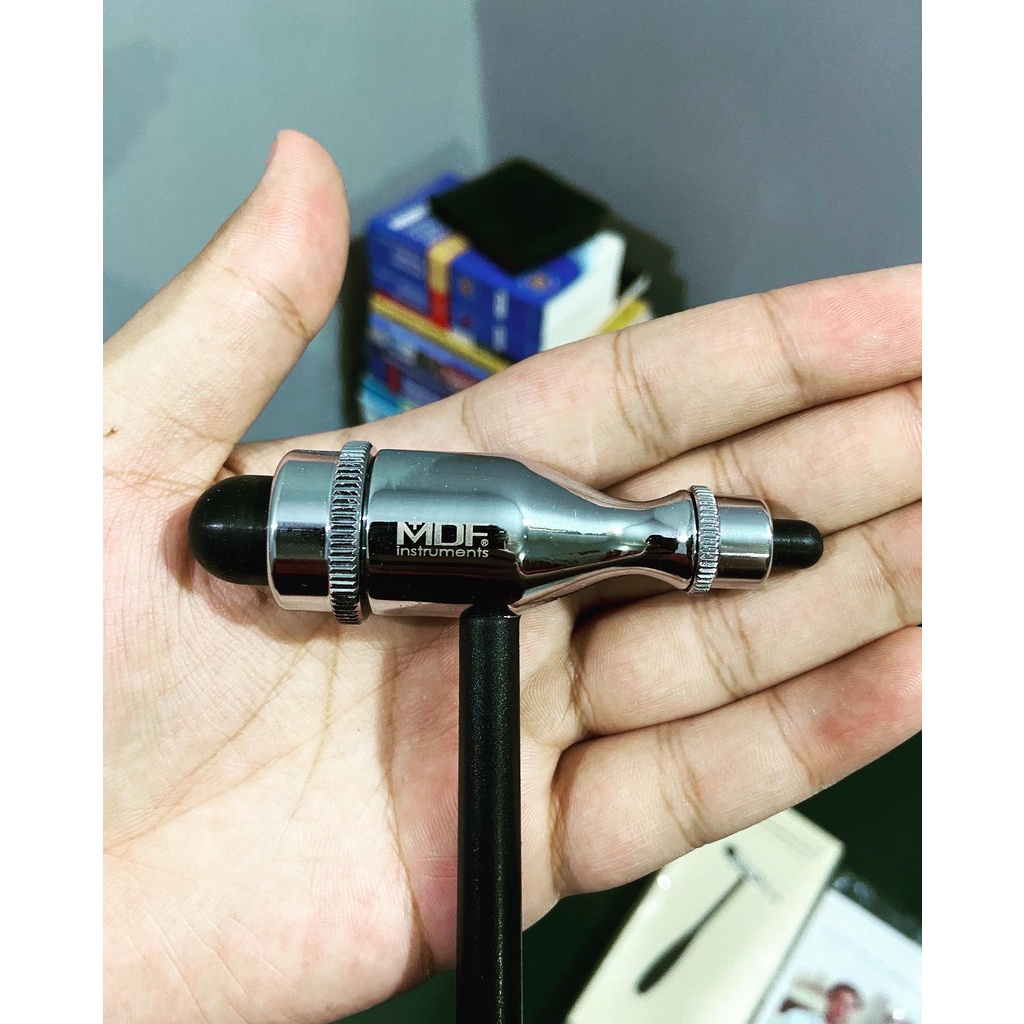 Búa phản xạ 4 trong 1 MDF® Lightweight Trömner Reflex Hammer 555P với bàn chải tích hợp cho phản xạ da và bề mặt