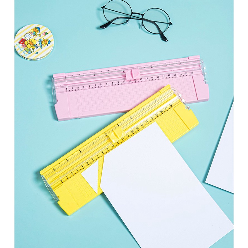 Bàn cắt giấy A4,a5 học sinh dễ thương