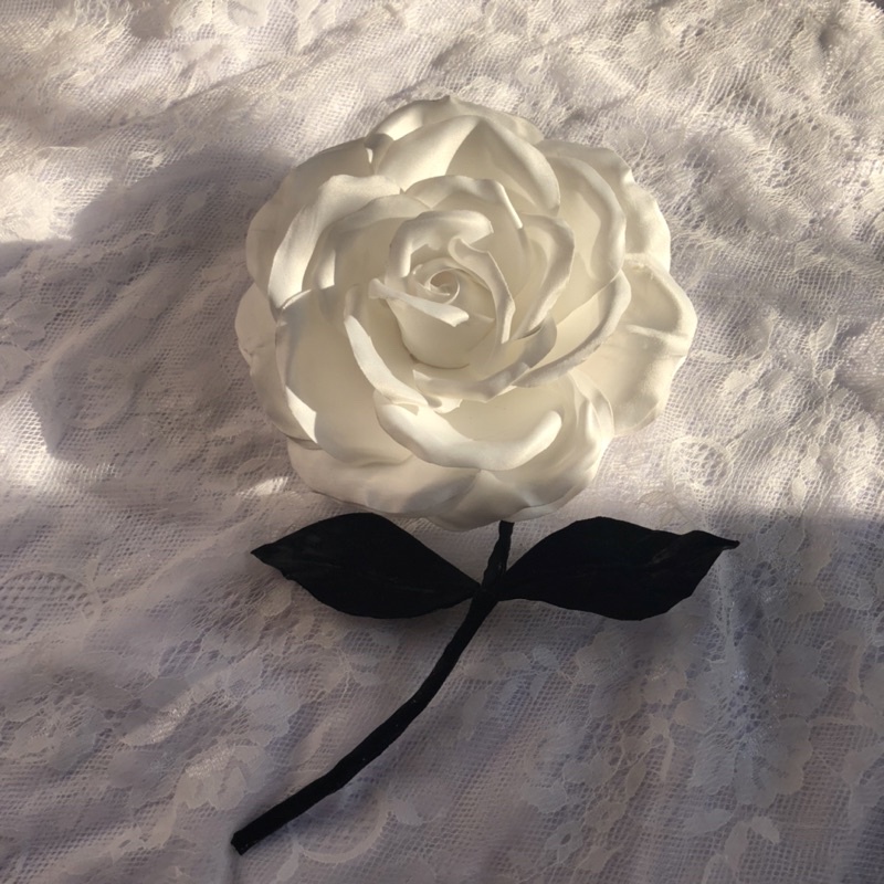 Hoa cài áo cover Dung Biez- Hoa size 10cm, 12cm, 15cm- Hoa cành ấn tượng sang chảnh