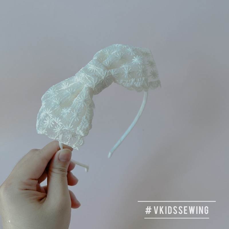 Bờm nơ ren hoa trắng tiểu thư xinh xắn cho bé gái free size