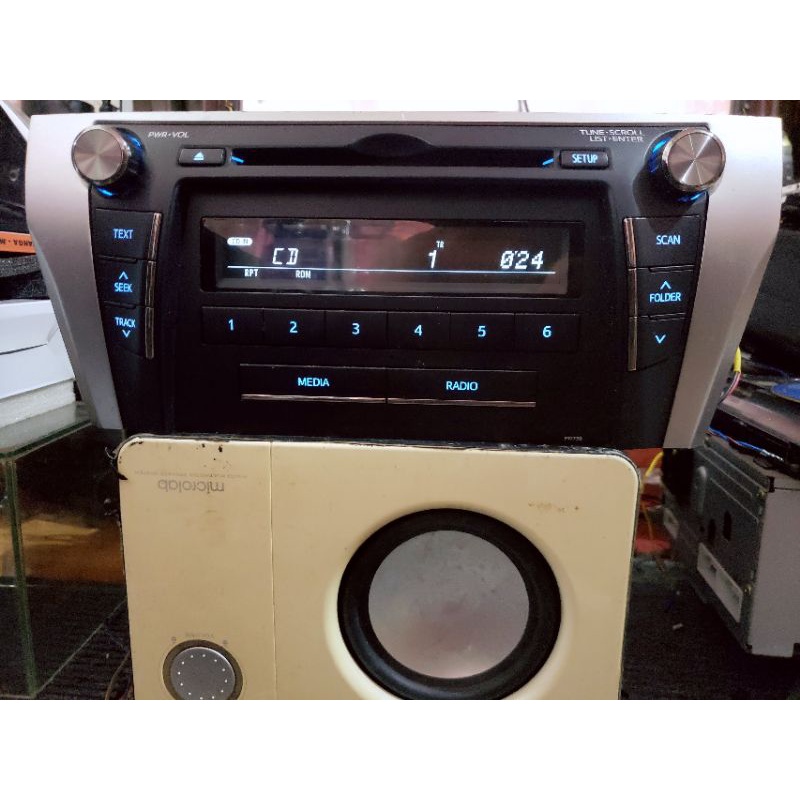 Đầu cd / aux/ Radio xe Camry . lắp chung cho camry 2014 15 16 17 18 19