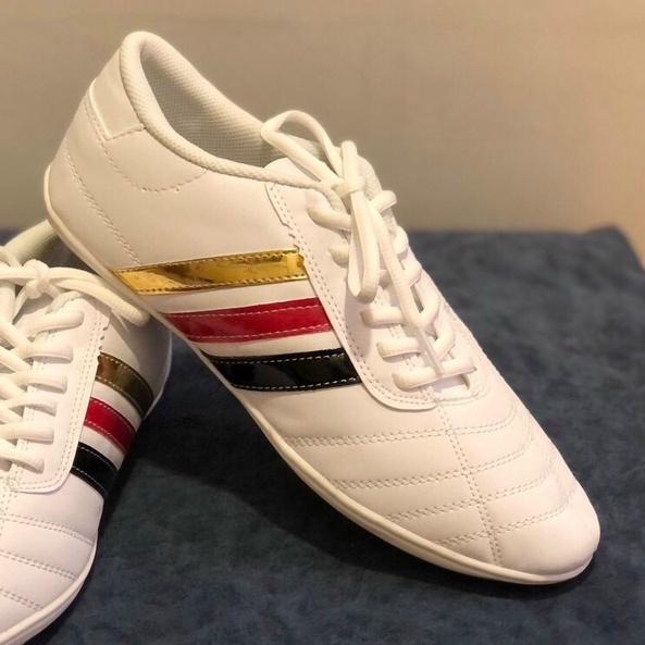 GIÀY BA SỌC CT3 CHÍNH HÃNG - GIÀY BÓNG ĐÁ NAM GIÁ RẺ