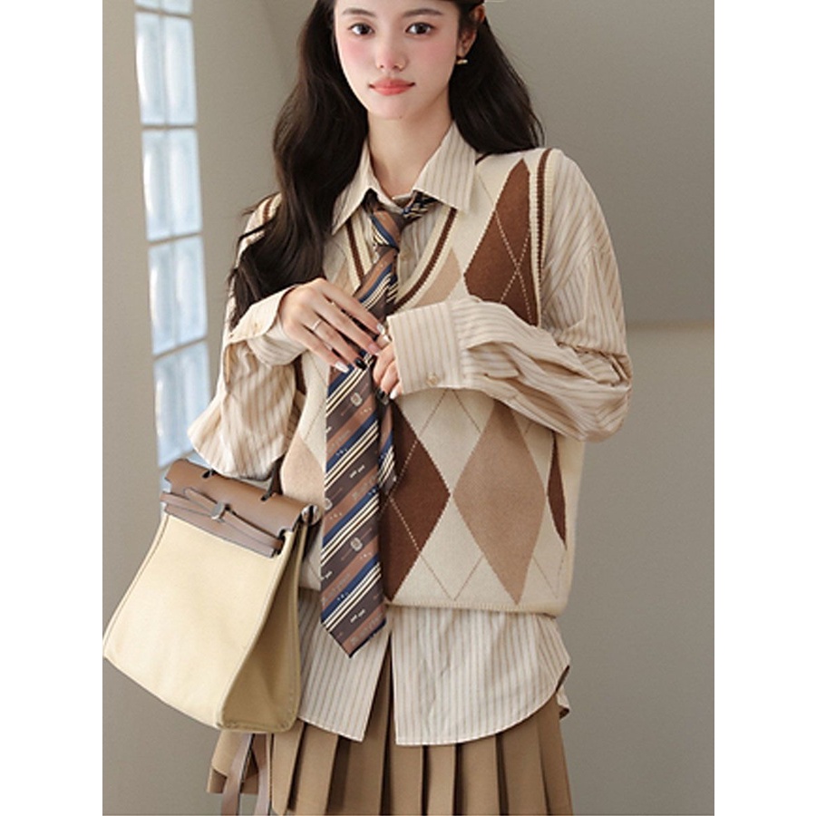 Set Áo Sơ Mi Kẻ Sọc + Chân Váy Xếp Ly + Áo Khoác Len Không Tay Màu Sắc Retro Dành Cho Nữ