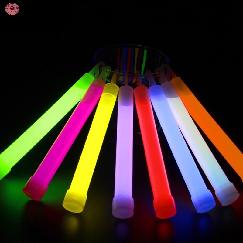 Que phát sáng dạ quang dùng một lần Glow stick - Light Stick 6 inch1.5x15cm sáng 12 tiếng màu sắc ngẫu nhiên