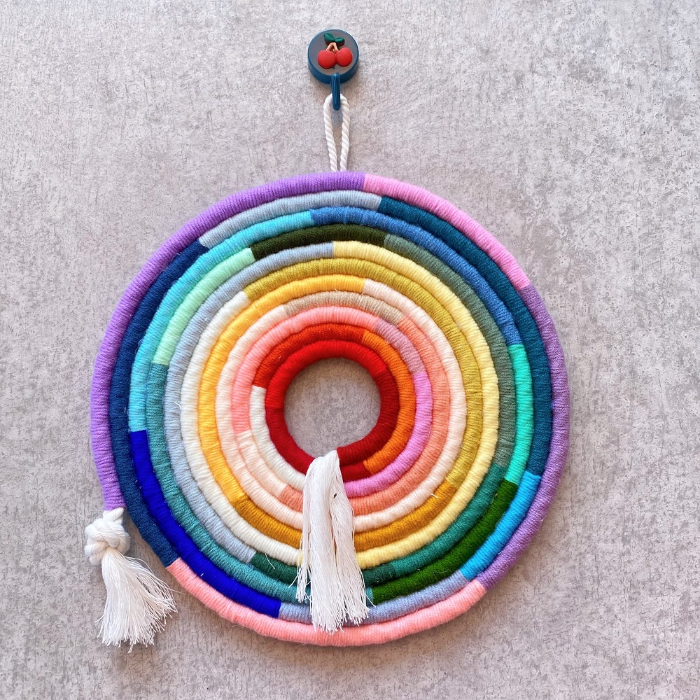 Macrame vòng xoáy cầu vồng 27cm treo tường, decor phòng