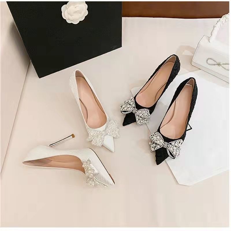 Giày Cao Gót Mũi Nhọn Màu Đen Đính Đá Trang Trí Sang Trọng Thời Trang Cho Nữ