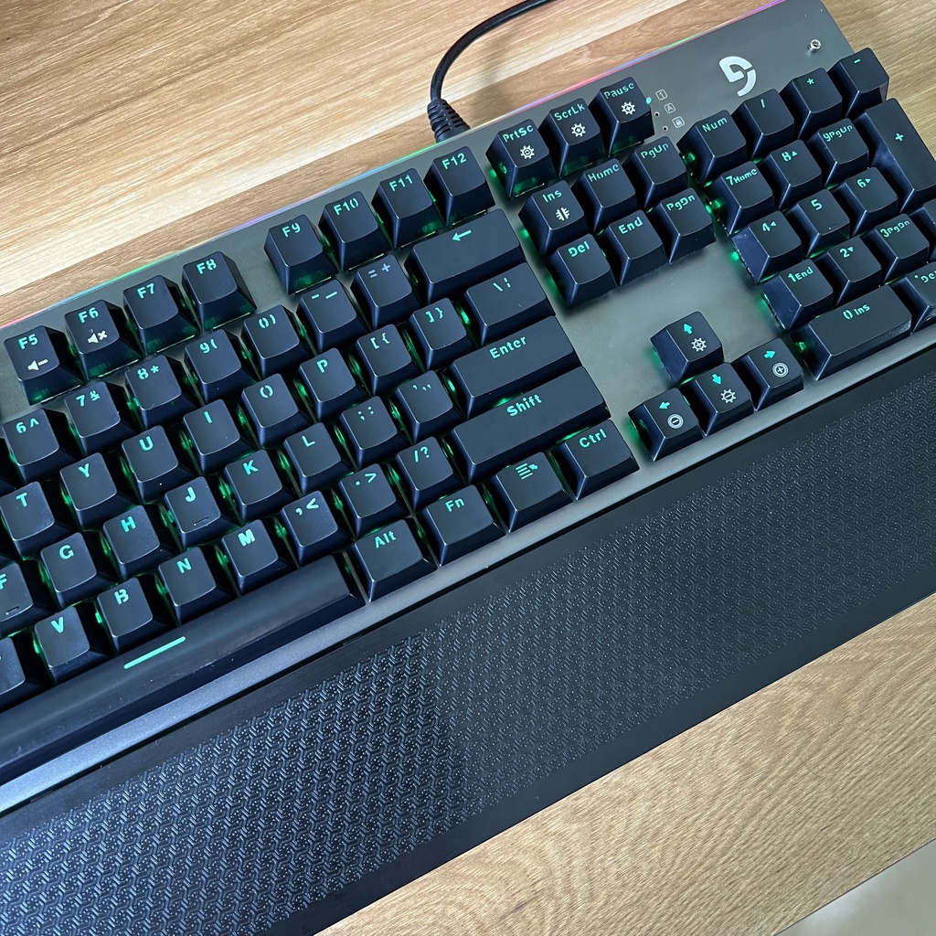 Bàn Phím Cơ Gaming Fuhlen Subverter- Green Like New Có Kê Tay Siêu Bền