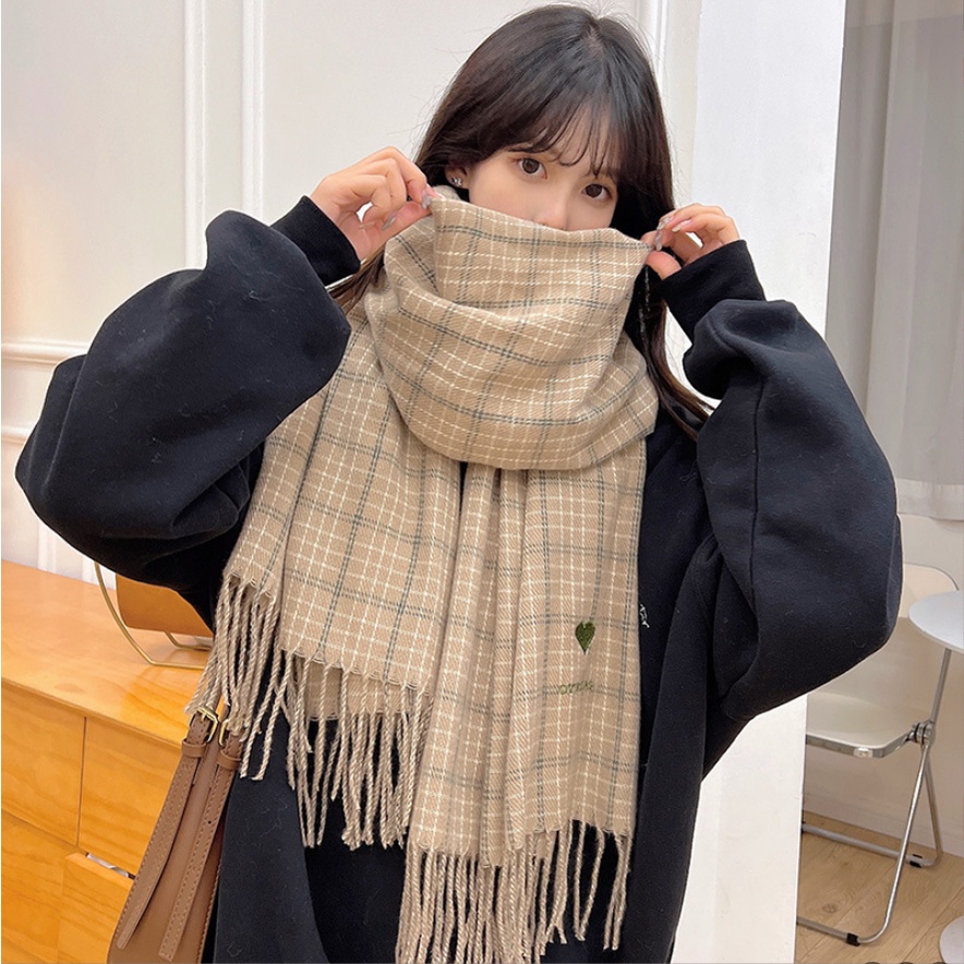 Khăn Quàng Cổ Thêu Hình Trái Tim 270g Giữ Ấm Mùa Thu Đông Dành Cho Nữ sf0012