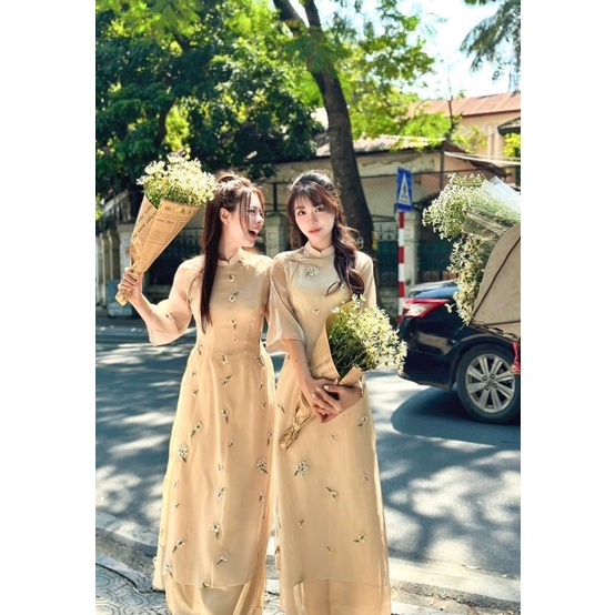 Áo dài cách tân cúc chi họa tiết thêu hoa nổi tay xuông nhẹ nhàng