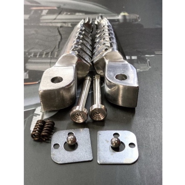 Cặp Gác Chân Sau Nhôm Đặc TAKEGAWA Gắn Cho Các Dòng Xe Honda & Yamaha