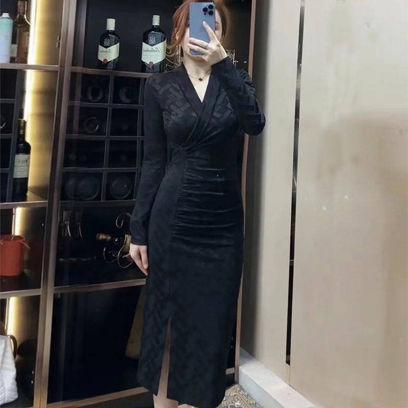 Váy Nhung Đỏ Nữ Đầm Tay Dài Ôm Eo Phong Cách Phương Tây Trẻ Trung Đẹp Mắt Mùa Thu 2022 Mới Cho Nữ