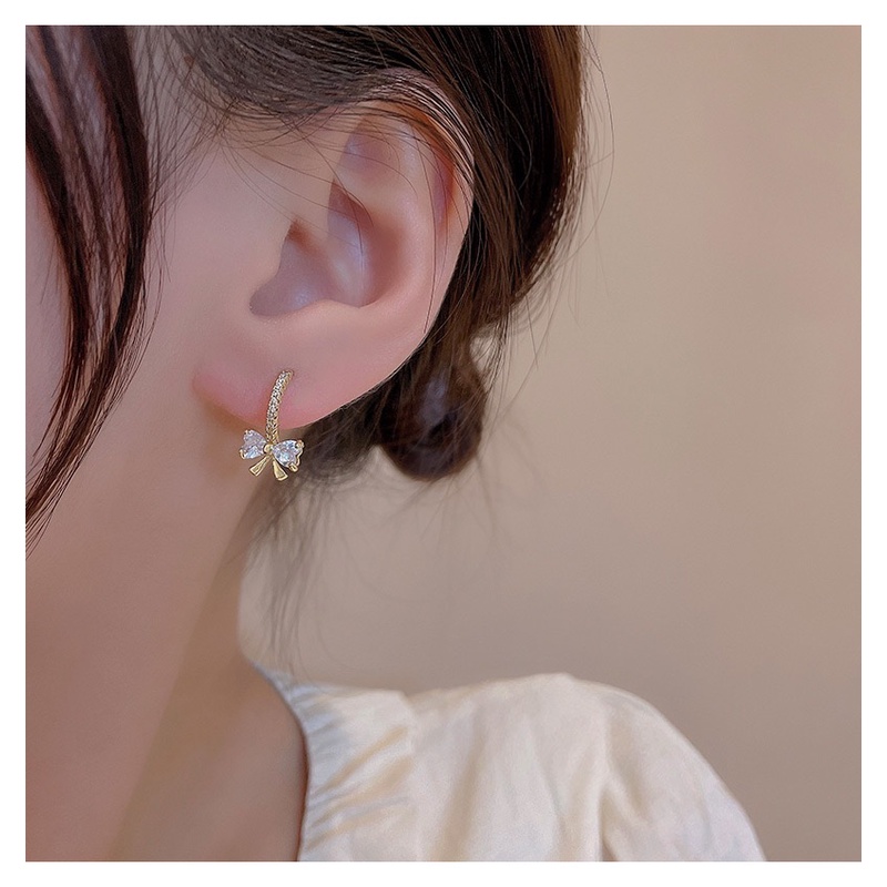 Hoa Tai Nữ The Bear gắn đá nhân tạo  phong cách Vintage  HER.ACC  H149