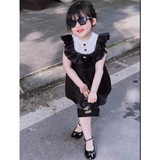 Váy thiết kế bé gái