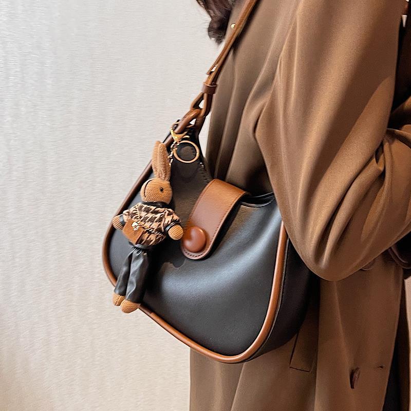 Túi đeo chéo vai IELGY trang trí gấu bông phong cách retro cao cấp cho nữ