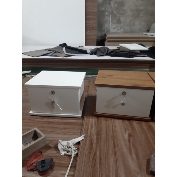 Kệ ngăn kéo có khoá