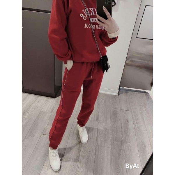 BỘ NỈ ĐỎ HAWKINS CỔ TRÒN CHO NỮ